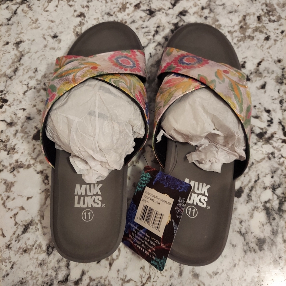 NWT Muk Luks